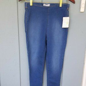 Free People Pull On Stretch Skinny Jeans. Size 29. Medium Wash. NWT